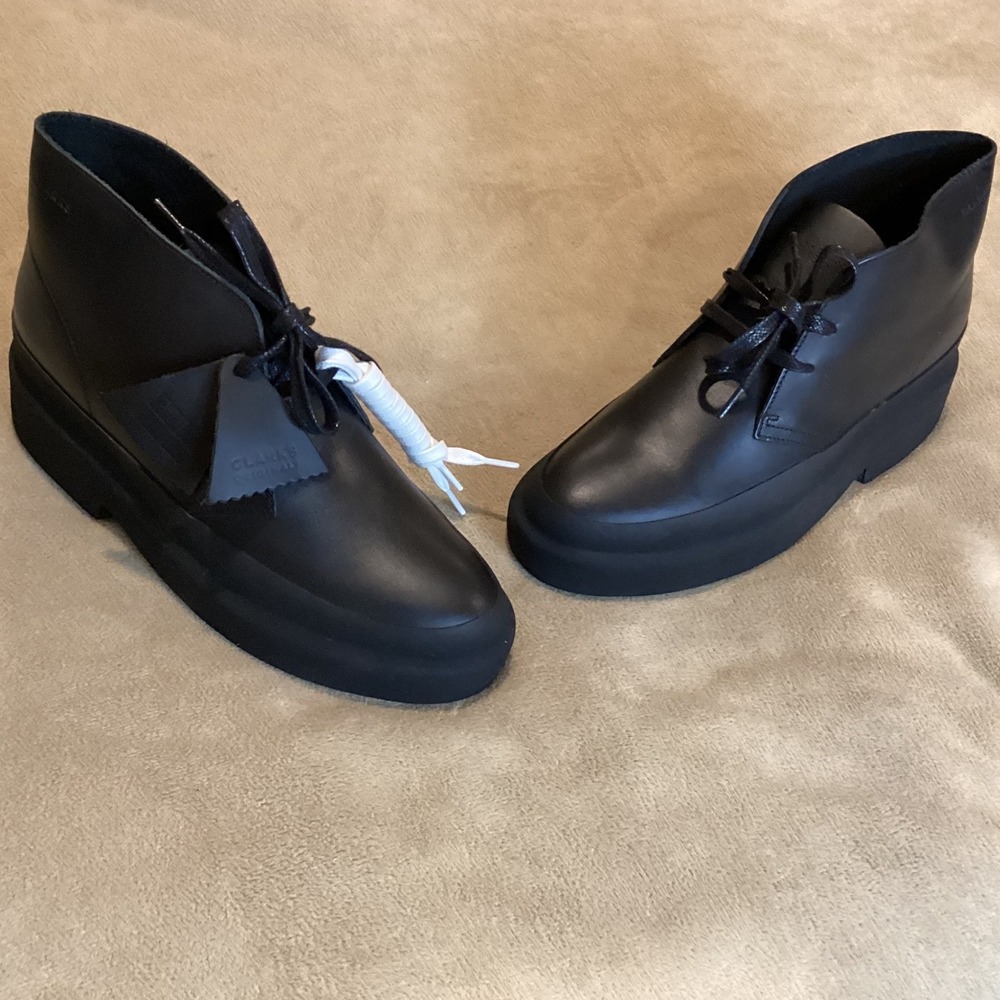 Clarks Dessert Galosh Black Leather Chukka Boots, Women US 8/UK 5.5/EU 39